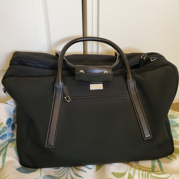 Gucci Other - 🥳 Authentic Gym or Travel Gucci Bag